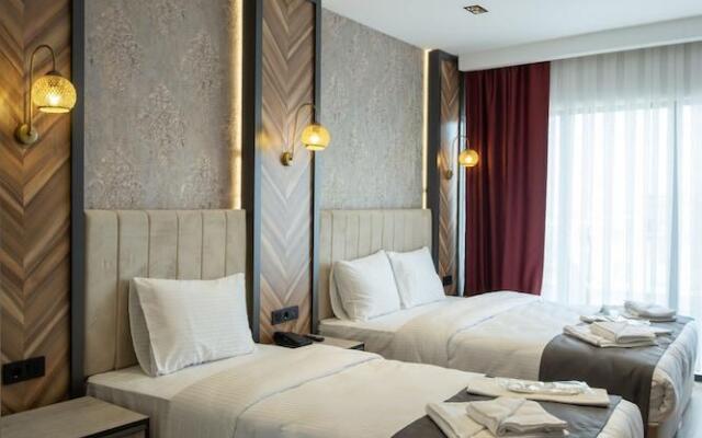 Отель Linda Port Hotel