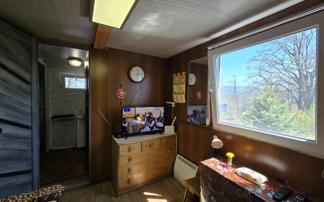 Private house Dom S Basseynom U Morya