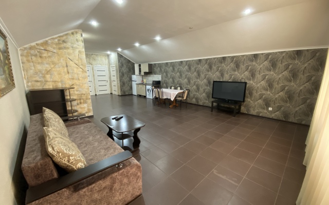 Apartments near Aram