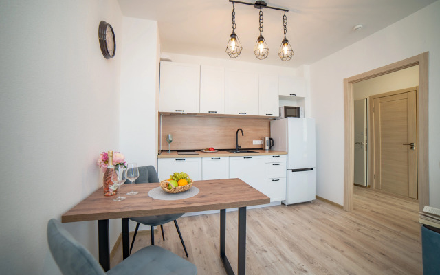 Квартира Евро-Двухкомнатная BeGuest на Академика Ландау 36