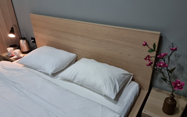 Ostrovskogo 11 Guest House