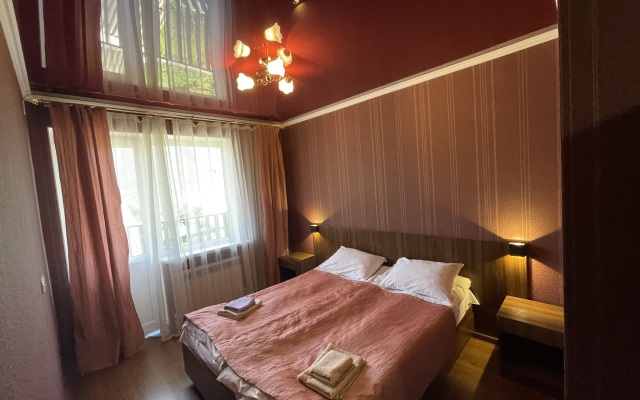 Гостевой дом Ёлка и Камин