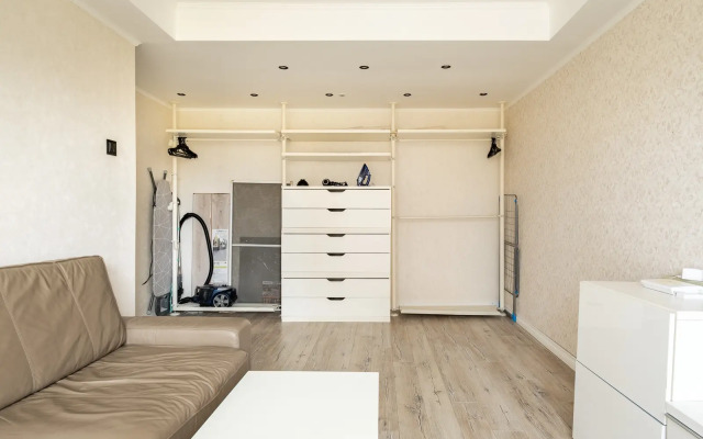 U Metro Zvezdnaya Apartments