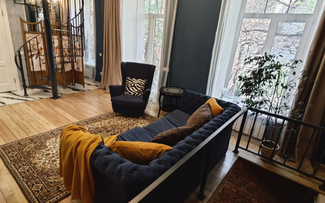 Vintazh S Sobstvennym Dvorikom Apartments