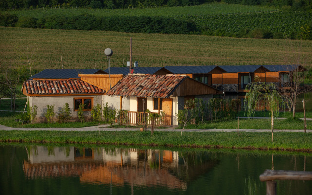 Курортный отель Moretoni Lake
