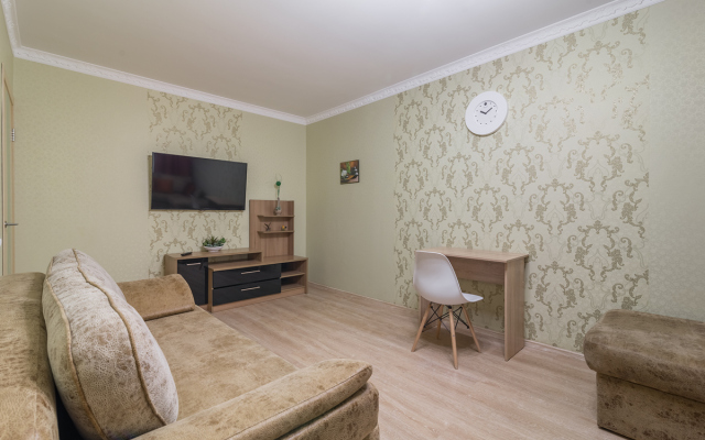 Na-Sutki na pr-te Tsiolkovskogo 53 Apartments