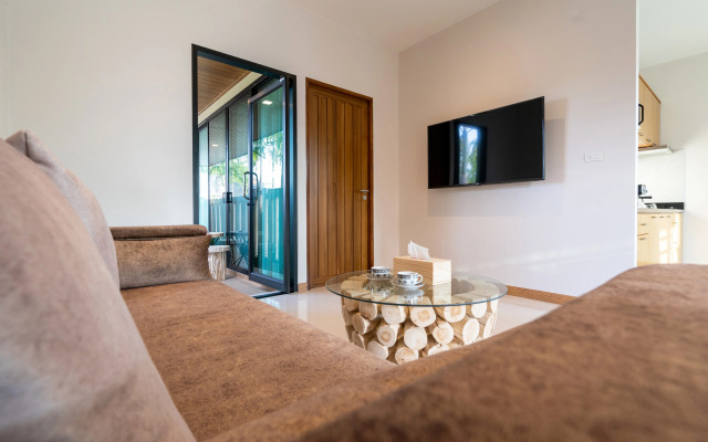 Garden Pool Villa near Rawai Beach 1 Apartments