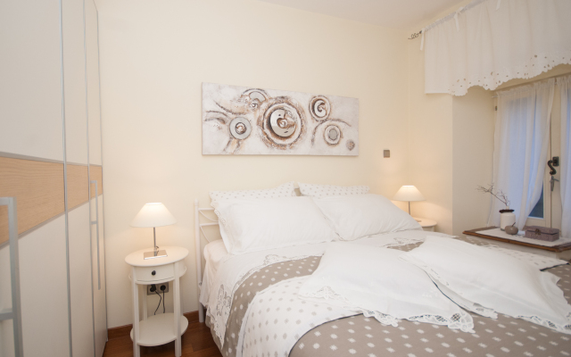 Old Square Stone Pearl Apartments