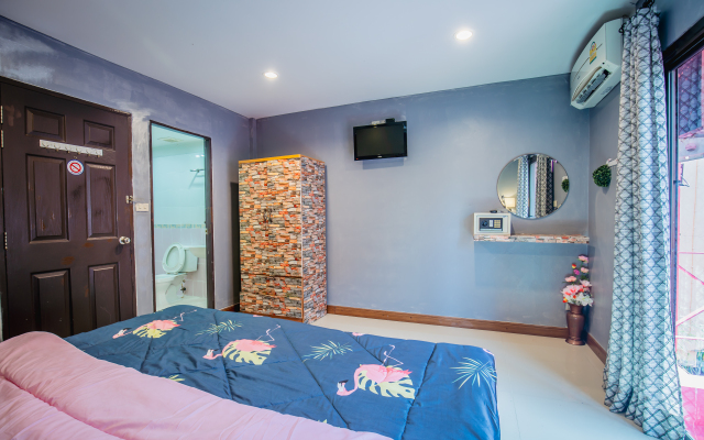 Menulis Coolly House Patong Guest House