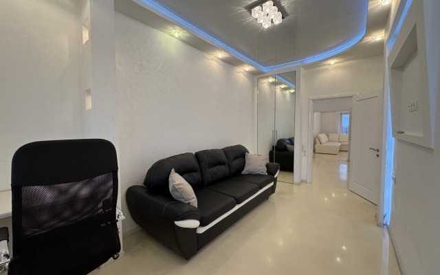 Trekhkomnatnye Apart-Comfort Na Bolshoy Pavlovskoy Apartments