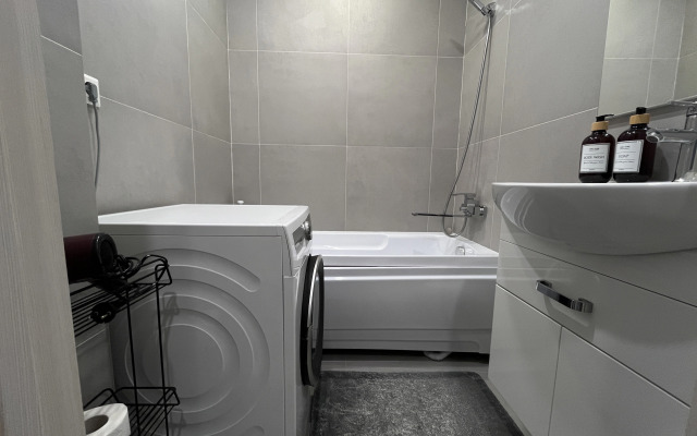 Uyutnaya dvukhkomnatnaya Na Solnechnom Bulvare flat