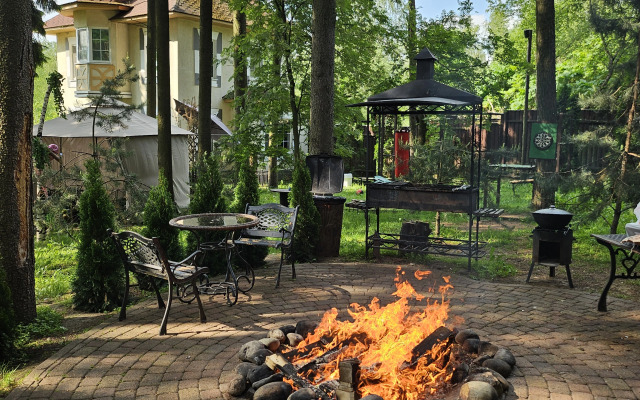 Частный Дом в Лесу