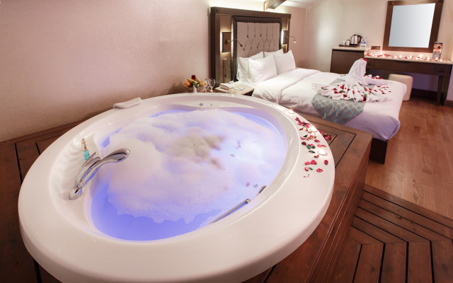 Sera Lake Resort Hotel