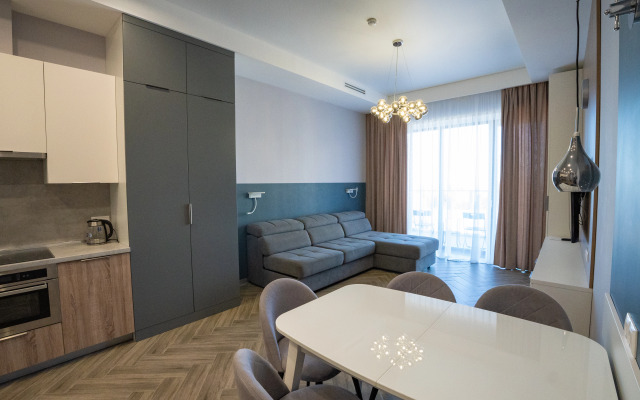 Апартаменты двухкомнатные с видом на море и город