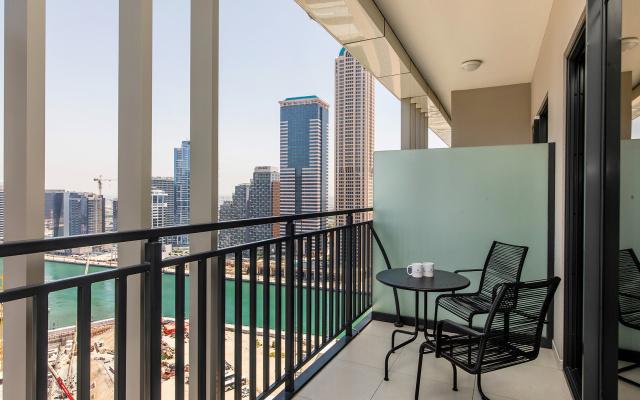 Zada Tower 1br with Excellent Dubai Canal View Apartments