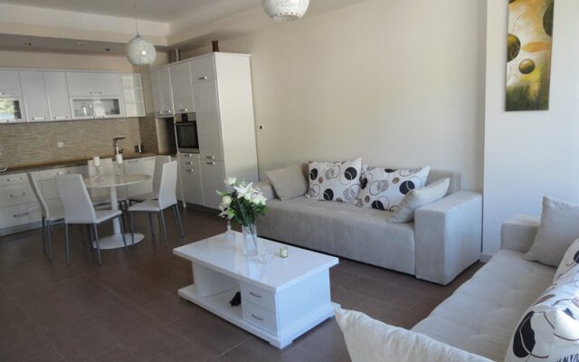 Lyuks S Odnoj Spalnej na Žrtava Fašizma Apartments