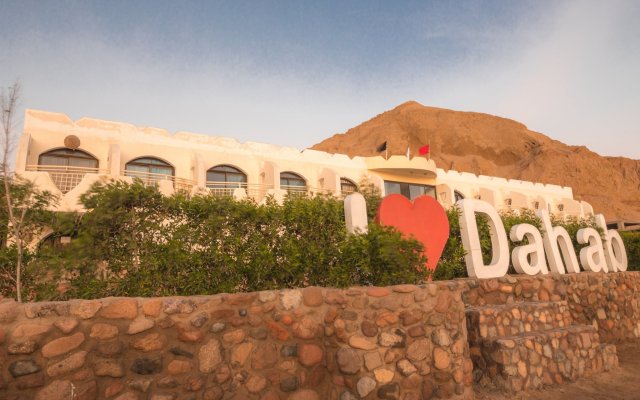 Bedouin Moon Hotel