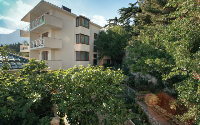 Peyzazh Guest House