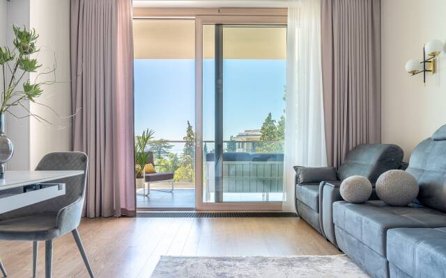 Grand Royal Residences Apartment Complex