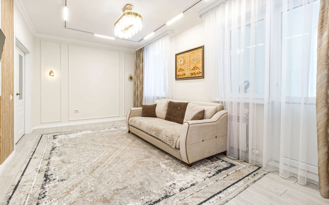 Shikarnaya 3shka v serdtse stolitsy Flat