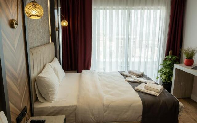 Отель Linda Port Hotel