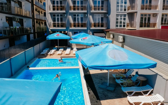 Sedymoye Nebo Hotel