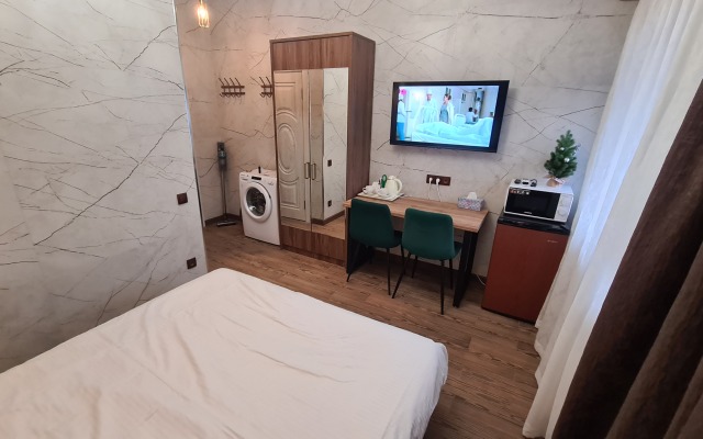 Nomer V Otele S Basseynom Apartments