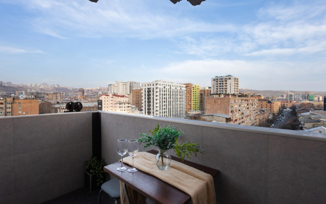 KeyGo #0015, 2 Bedroom, Balcony, City Center Apartments