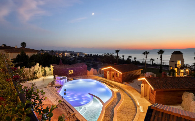 Royal Teos Thermal Resort Clinic & Spa Resort (Halal Hotel)