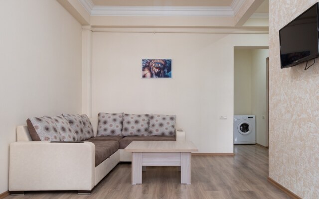On Yekmalyan Str. 1-9/2 Apartments