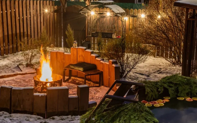 Частный дом с бaнeй на дpoвaх Harmony