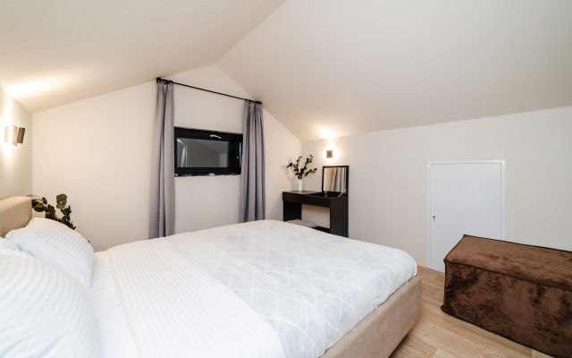 Частный Дом Барнхаус №1 с дровяной баней и горячей купелью, на 7 госте