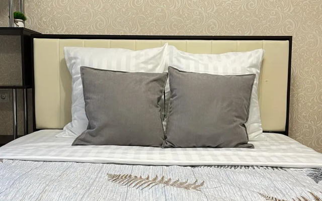 Апартаменты Уютные 3-комнатные на Июльских Днях 1к1