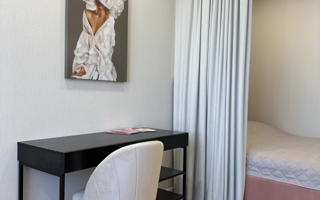 Otkrytie Flat