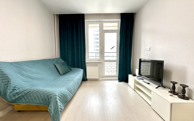 Lyuks Akvamarin s Dizaynerskim Remontom, Dlya Bolshoy Semi Apartments