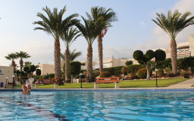 Green Oasis Beach Apartments