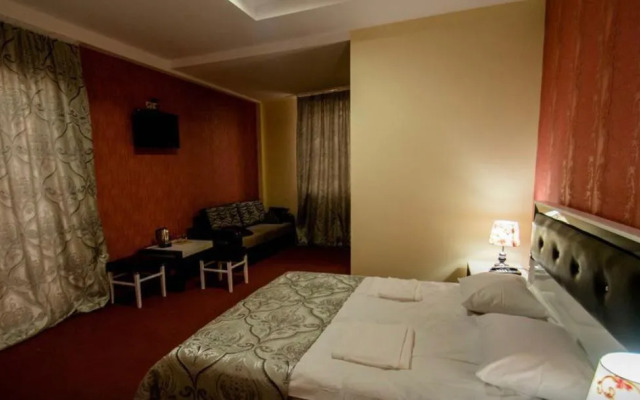 Отель Баттони