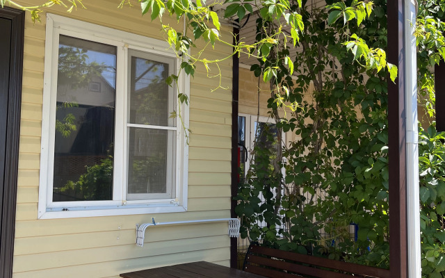 Na Tamanskoy 10 Guest House