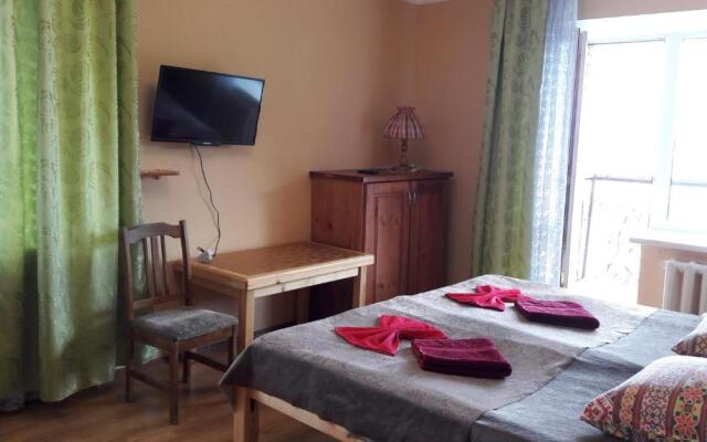 Na Beregu Ozera Nero Guest House