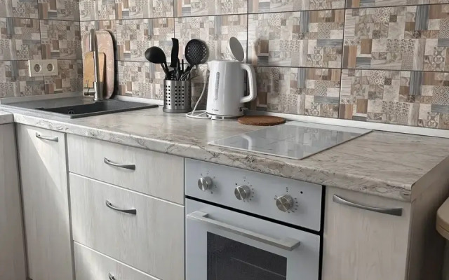 Bakinskaya 26-10 Flat
