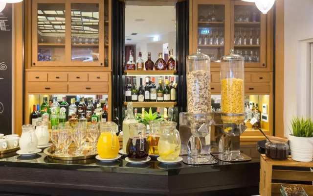 Отель Public House