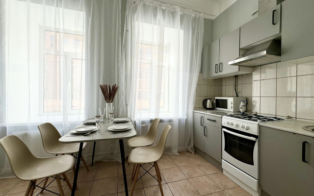 Uyutnaya Kvartira S Bolshoy Kukhney Flat