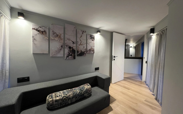Dvukhurovnevye U Morya Apartments