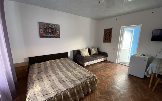 Taraktash Guest house