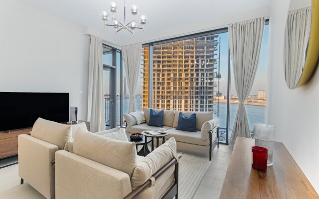 Апартаменты Bright 2BR, Top tower Creek Rise