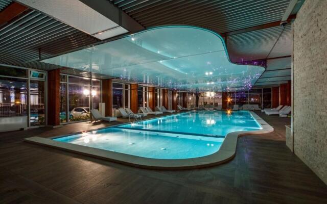 Carine Hotel Delfin