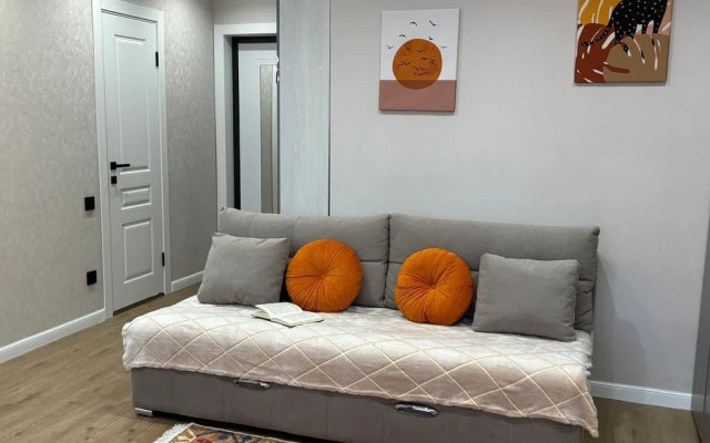 Na Raduzhnoy 8 Flat