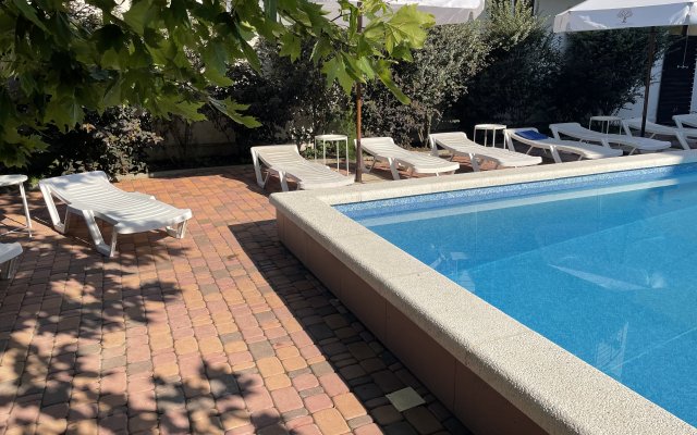 Platan Guest House