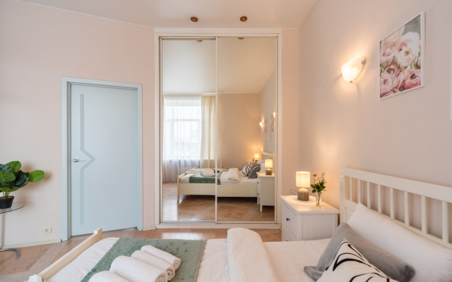 Gm Trekhkomnatnaya V 2kh Shagakh Ot Kremlya Apartments