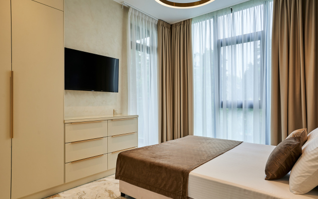 Апартаменты Метрополь Lamare Трехкомнатные с Балконом и Бассейном на Крыше